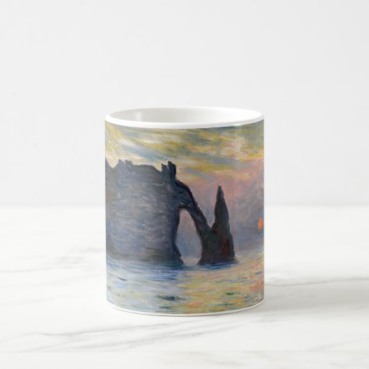 Monet - The Manneport, Cliff at Etretat, Sunset Kaffeetasse (Mittel)