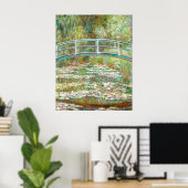 Monets Brücke über einen Teich mit Seerosen Poster (Heimbüro)