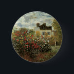 Monet's Garden in Argenteuil von Claude Monet Button<br><div class="desc">Der Artist's Garden in Argenteuil (Eine Ecke des Gartens mit Dahlias) (1873) von Claude Monet ist ein Vintager Impressionismus feiner Kunst Blumenmalerei. Ein Landhaus liegt im Hintergrund. Ein Paar in der Liebe geht vorbei an einem romantischen Frühlingsgarten mit blühenden Rose und anderen Blume. Über den Künstler: Claude Monet (1840-1926) war...</div>