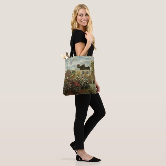 Monet's Garden in Argenteuil von Claude Monet Tasche (Am Model)
