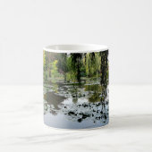 Monets Lily Pond, Giverny, Frankreich Kaffeetasse (Mittel)