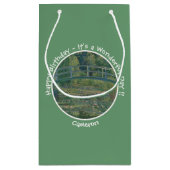 Monets Party Water-Lily Pond und Footbridge Kleine Geschenktüte (Rückseite)