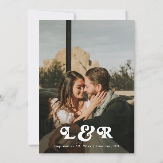 Mongram Modern Retro 70er Jahre Einladung zur Hoch (Rückseite)