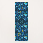 Mongram Tropical Blue Yellow Fish Illustration Yogamatte (Vorderseite)
