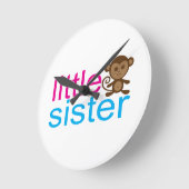 Monkey Little Sister Runde Wanduhr (Winkel)