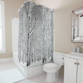 Monochrom-Türmchenbaume im Winterschnee Duschvorhang (Beispiel)