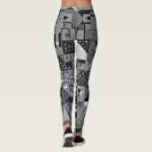Monochromatic Abstract Geometric Folk Art Quilt Leggings (Rückseite)