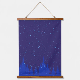 Monochromatische blaue Weihnachtslandschaft mit Sc Wandteppich Mit Holzrahmen