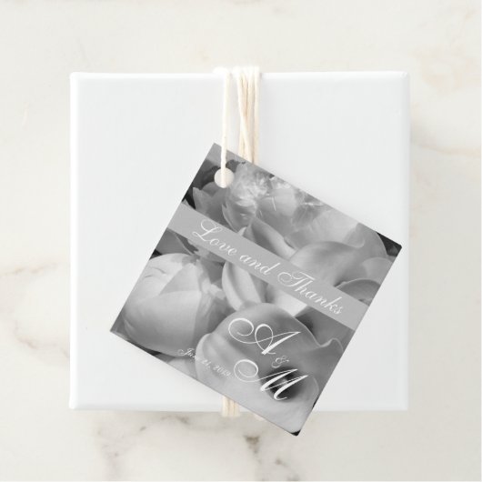 Monochromatische Fotografie White Callas & Peonies Geschenkanhänger (Beispiel)