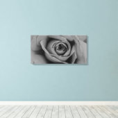 Monochromatische Rose Canvas Print Leinwanddruck (Insitu (Holzboden))