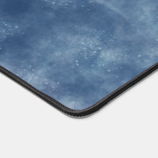 Monochromatisches blaues Wasserfarbmuster Schreibtischunterlage (Ecke)
