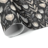 Monochromatisches Blumenmuster auf schwarzem Hinte Geschenkpapier (Rolleneckpunkt)