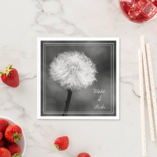 Monochromatisches Make-up aus weichem Kronenpapier Serviette (Beispiel)