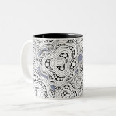 Monochrome Abstrakte Blume Tasse (Vorderseite Links)