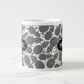 Monochrome Ananas| Monogramm Jumbo-Tasse (Vorderseite)