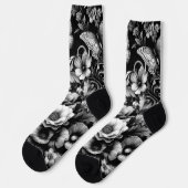 Monochrome antike Flora mit Schmetterlingen Socken (Linkes Detail)