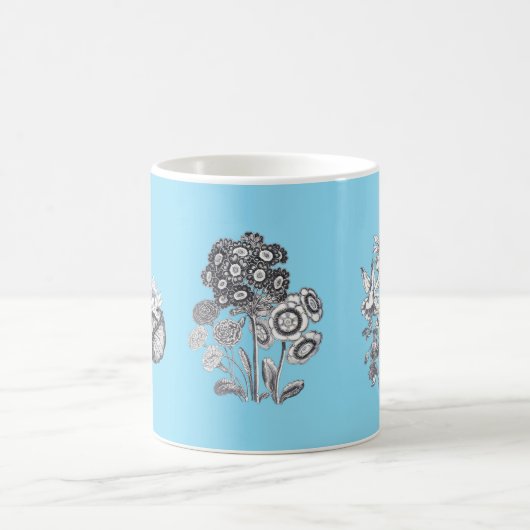 Monochrome Blume auf babyblauem Hintergrund Kaffeetasse (Mittel)