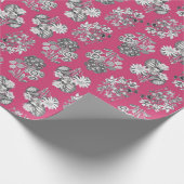 Monochrome Blume auf Cerise Background Giftwrack Geschenkpapier (Ecke)