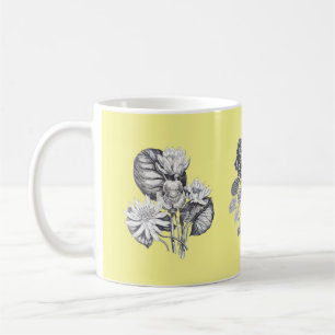 Monochrome Blume auf gelbem Hintergrund Kaffeetasse