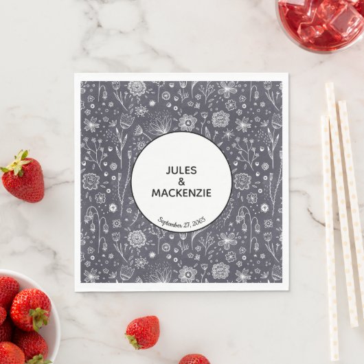 Monochrome Blume Chalkboard Modern Serviette (Beispiel)