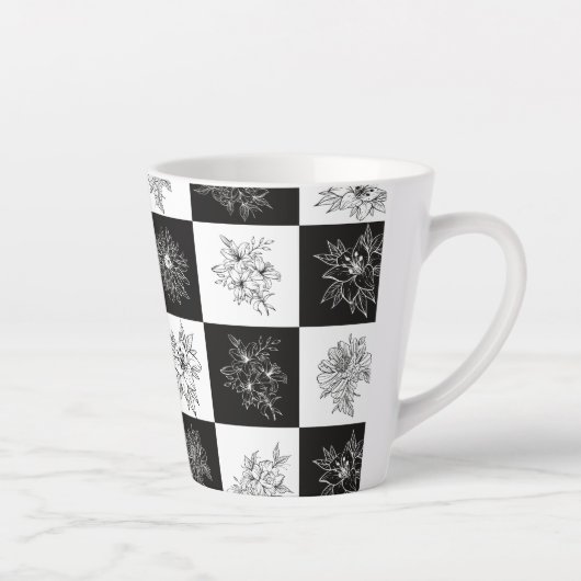 Monochrome Blume und Prüfmuster Milchtasse (Rechts)