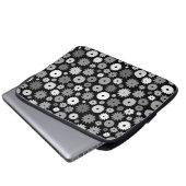 Monochrome Blüten Wiederholungsmuster Laptopschutzhülle (Vorne Knopf)