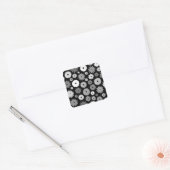 Monochrome Blütenmuster Quadratischer Aufkleber (Umschlag)