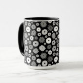 Monochrome Blütenmuster Tasse (Vorderseite Links)
