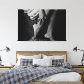 Monochrome Grace: An Artistic Study Leinwanddruck (Insitu (Schlafzimmer))