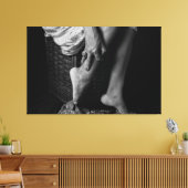 Monochrome Grace: An Artistic Study Leinwanddruck (Insitu (Wohnzimmer))