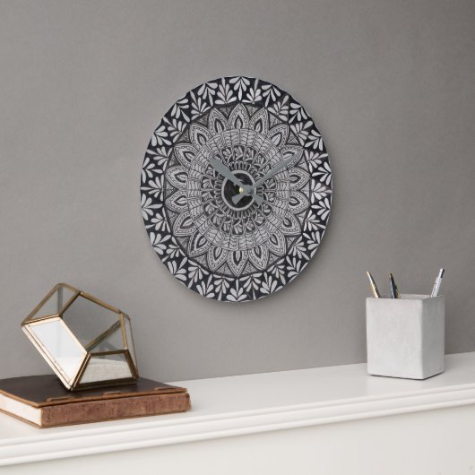 Monochrome Mandala-Kunst Wanduhr (Büro)