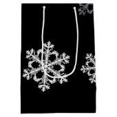 Monochrome Minimalistisch Snowflake Weihnachtsmust Mittlere Geschenktüte (Rückseite)