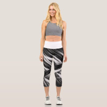 Monochrome Motion – Hoch geschnittene Caprihose