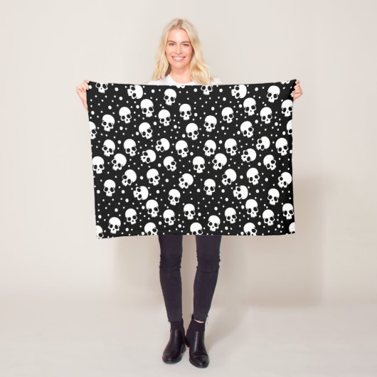 Monochrome Polka Dot Skull Fleecedecke (Beispiel)