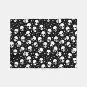 Monochrome Polka Dot Skull Fleecedecke (Vorderseite (Horizontal))
