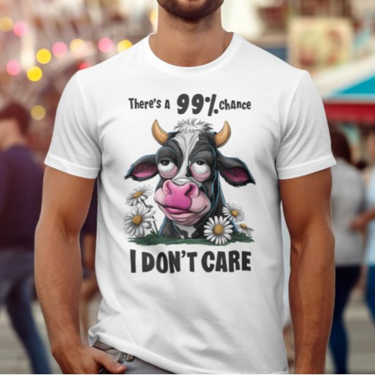 Monochrome Schönheit: Eine schwarz-weiße Kuh mit P T-Shirt