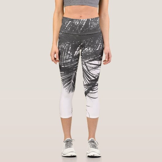 Monochrome Schwarz-weiße Palm Tree-Blätter Capri Leggings (Vorderseite)