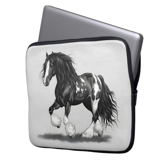 Monochrome Sinti und Roma Vanner Pferd Laptopschutzhülle (Vorderseite Links)