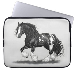 Monochrome Sinti und Roma Vanner Pferd Laptopschutzhülle
