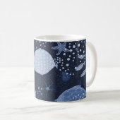 Monochrome sleeping fishes, dark pattern. kaffeetasse (VorderseiteRechts)