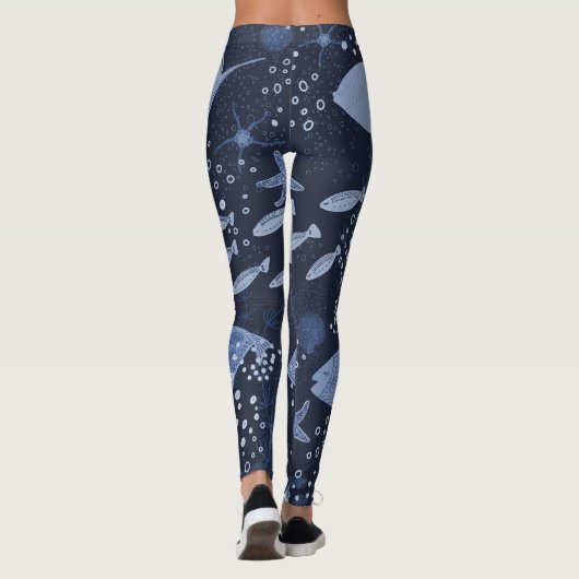 Monochrome sleeping fishes, dark pattern. leggings (Rückseite)