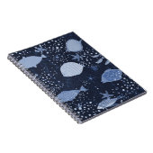 Monochrome sleeping fishes, dark pattern. notizblock (Rechte Seite)