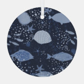 Monochrome sleeping fishes, dark pattern. ornament aus glas (Rückseite)