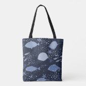 Monochrome sleeping fishes, dark pattern. tasche (Rückseite)
