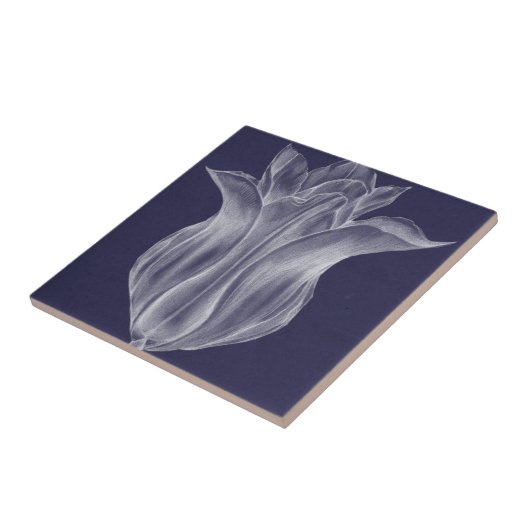 Monochrome Tulip III Fliese (Seite)