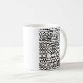 Monochromes Boho-Strickmuster | Tribal geometrisch Kaffeetasse (VorderseiteRechts)