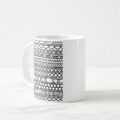 Monochromes Boho-Strickmuster | Tribal geometrisch Kaffeetasse (Vorderseite Links)