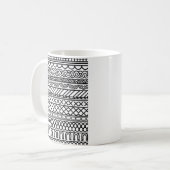 Monochromes Boho-Strickmuster | Tribal Geometrisch Kaffeetasse (Vorderseite Links)