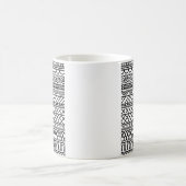 Monochromes Boho-Strickmuster | Tribal Geometrisch Kaffeetasse (Mittel)