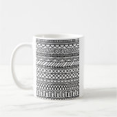 Monochromes Boho-Strickmuster | Tribal Geometrisch Kaffeetasse (Links)